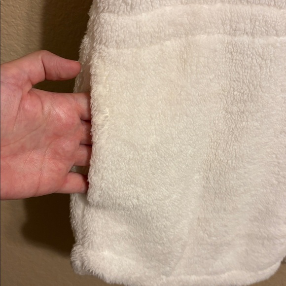 Tommy Bahama Ivory Sleeveless Vest - Picture 3 of 8